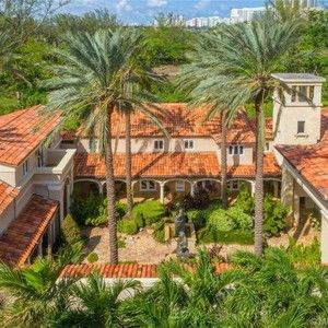 Meet your Posher, Melanie